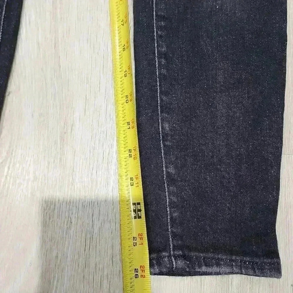 Good American Jeans Women's Distressed Skinny Black Size 2/26 - Picture 3 of 7